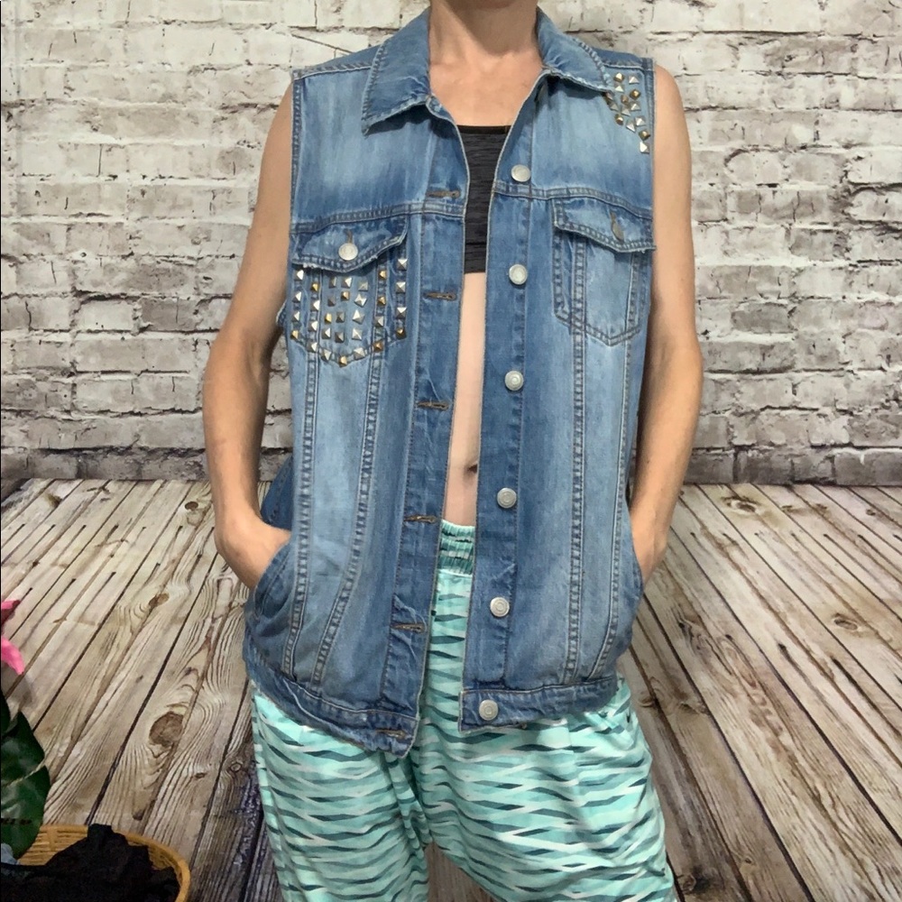 ‼️Bershka Vintage Inspired Long Denim Vest w Studs Small‼️